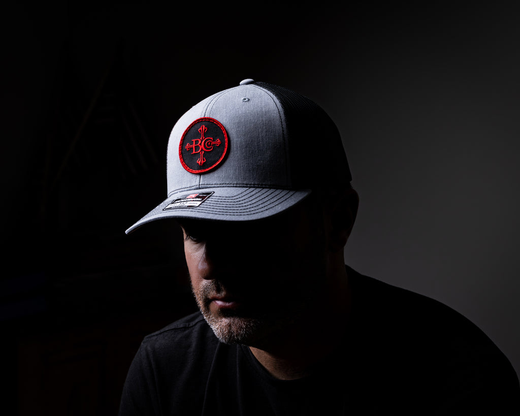 HEATHER GREY & BLACK TRUCKER HAT